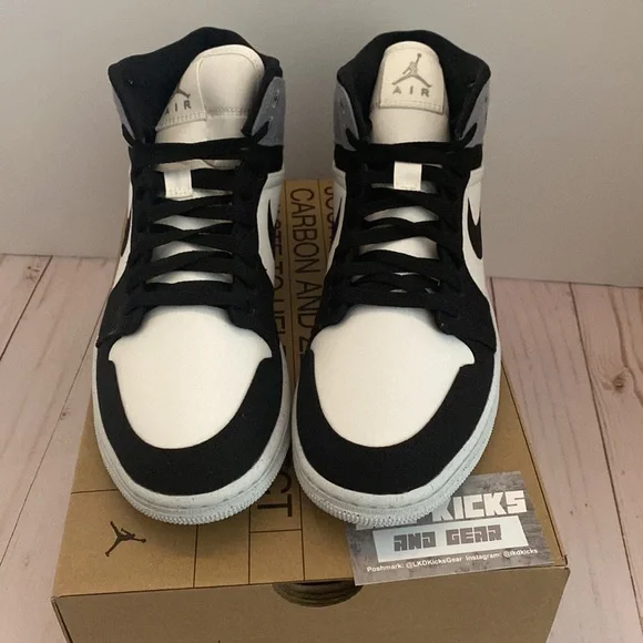 AIR JORDAN 1 MID SE WMNS LIGHT STEEL GREY - Picture 2 of 7